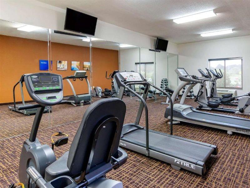 Comfort Inn & Suites Blue Ridge Buitenkant foto