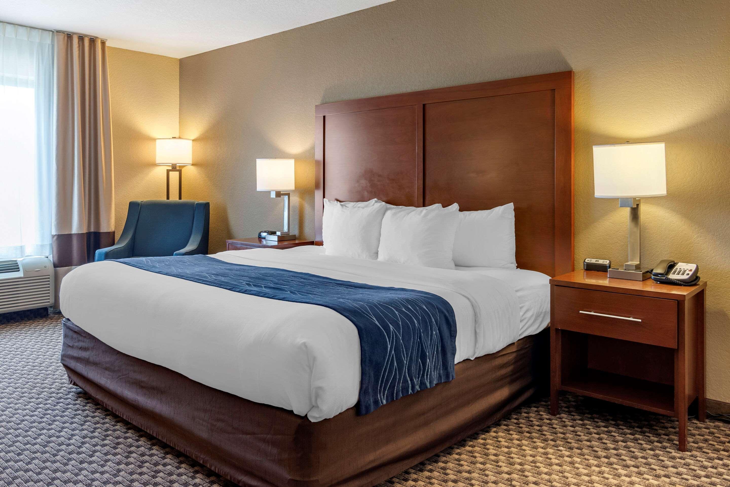 Comfort Inn & Suites Blue Ridge Buitenkant foto