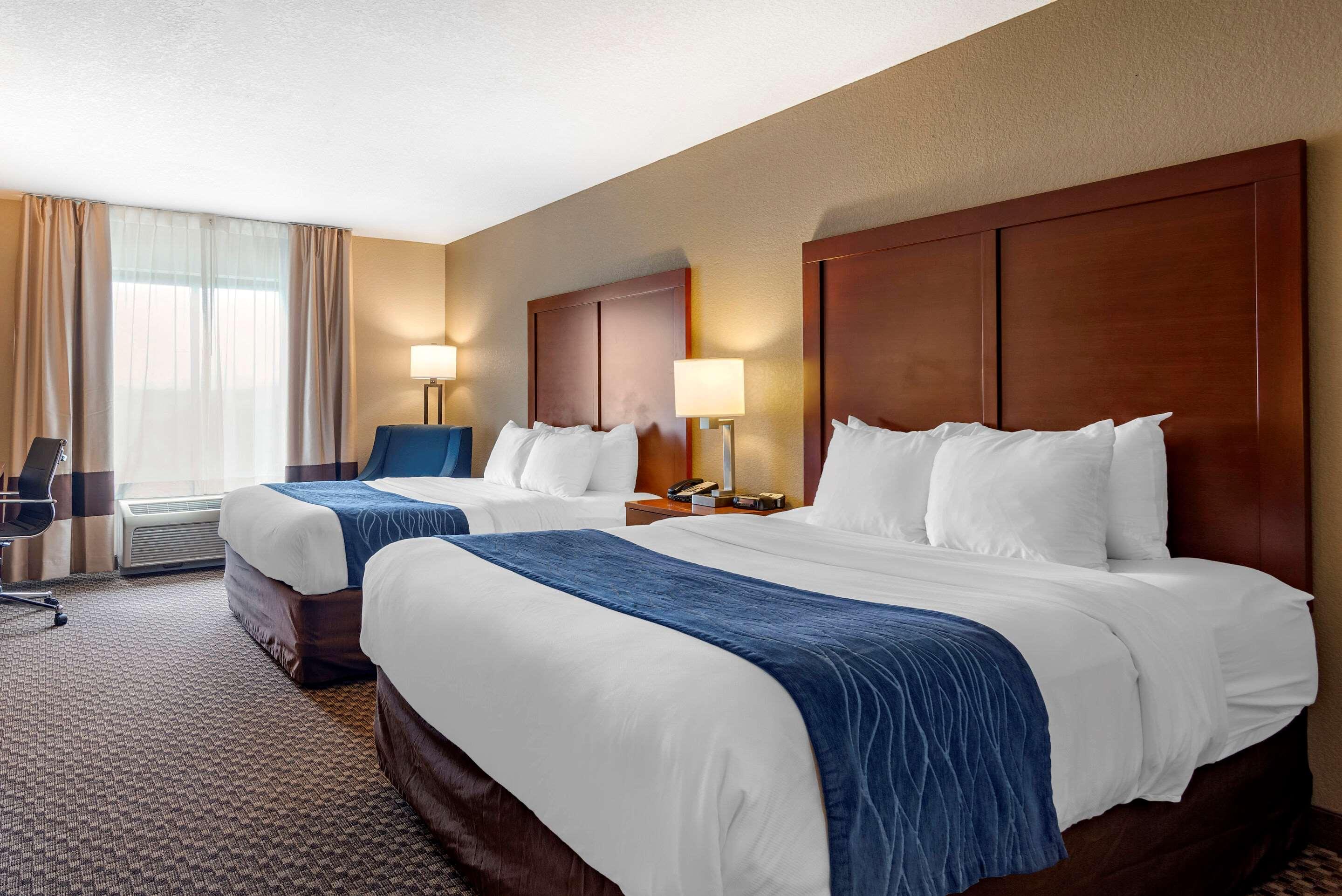 Comfort Inn & Suites Blue Ridge Buitenkant foto