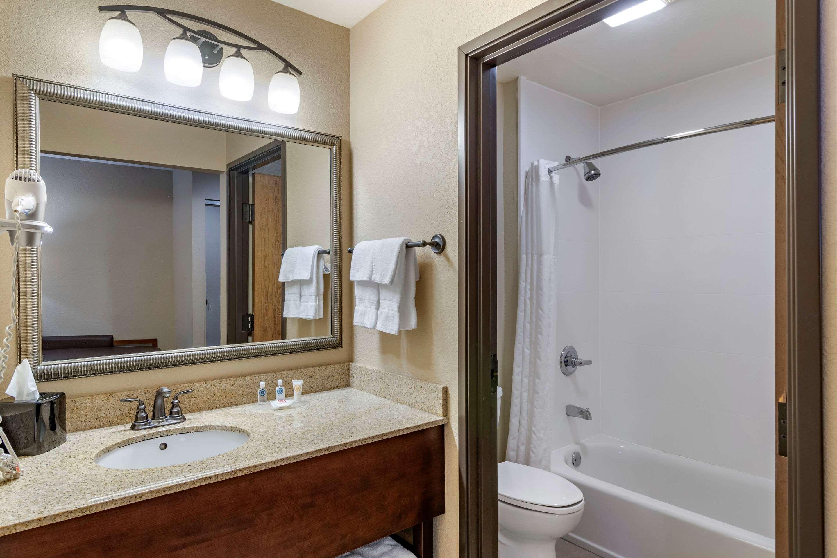 Comfort Inn & Suites Blue Ridge Buitenkant foto
