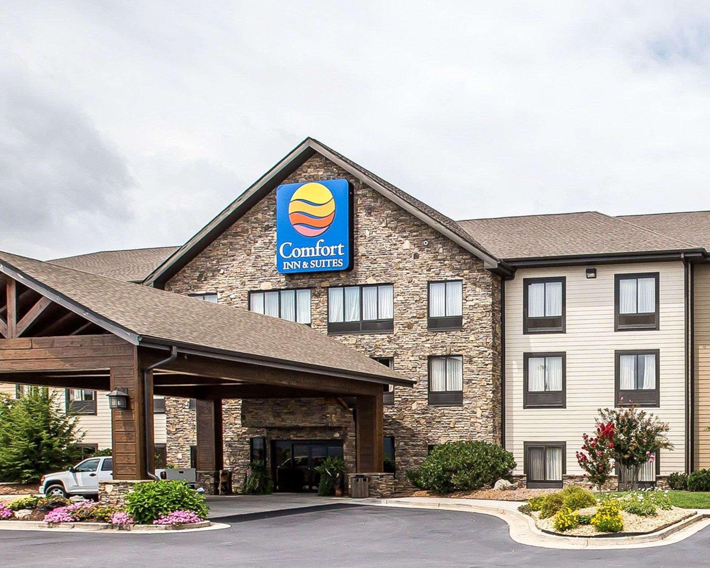 Comfort Inn & Suites Blue Ridge Buitenkant foto