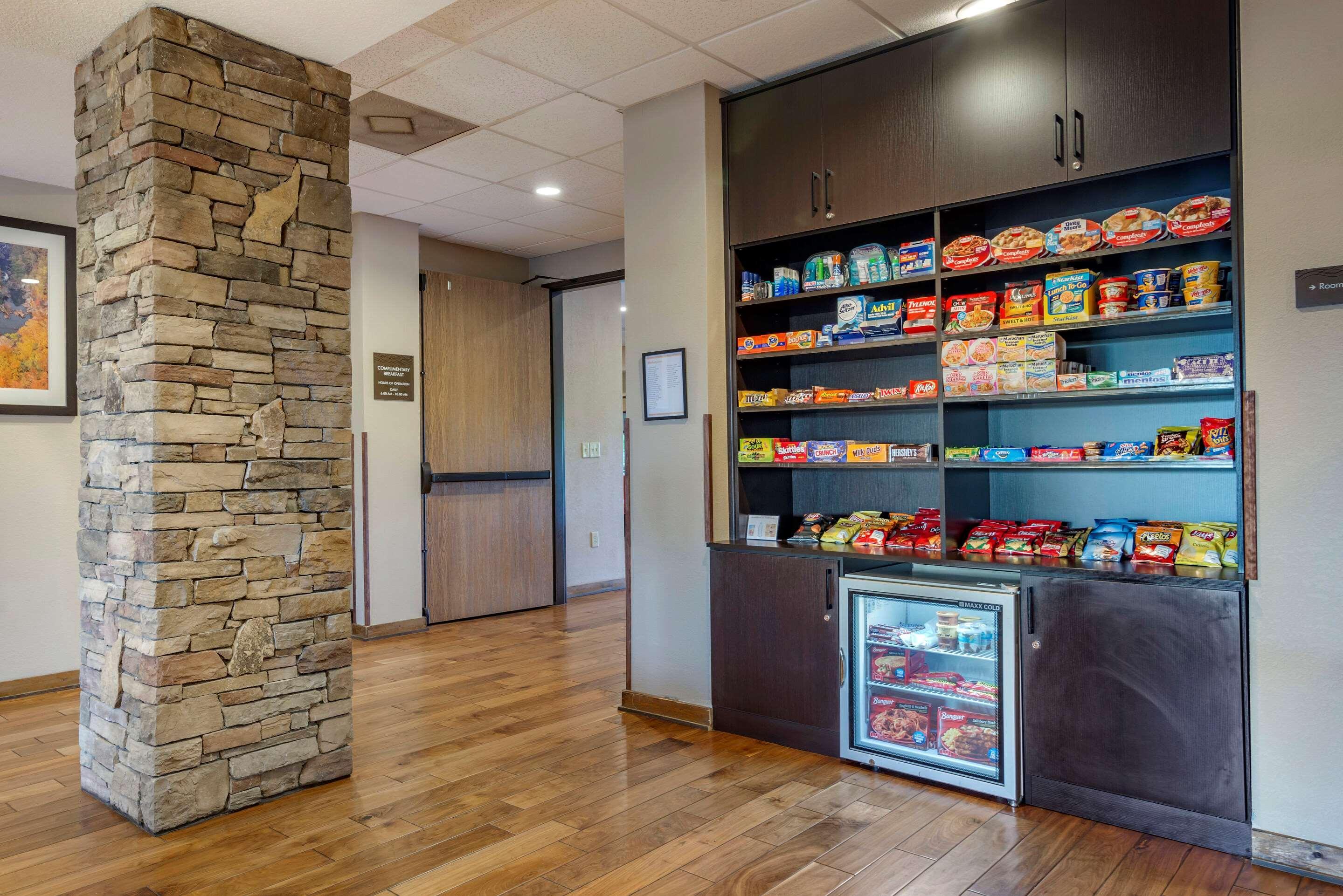 Comfort Inn & Suites Blue Ridge Buitenkant foto