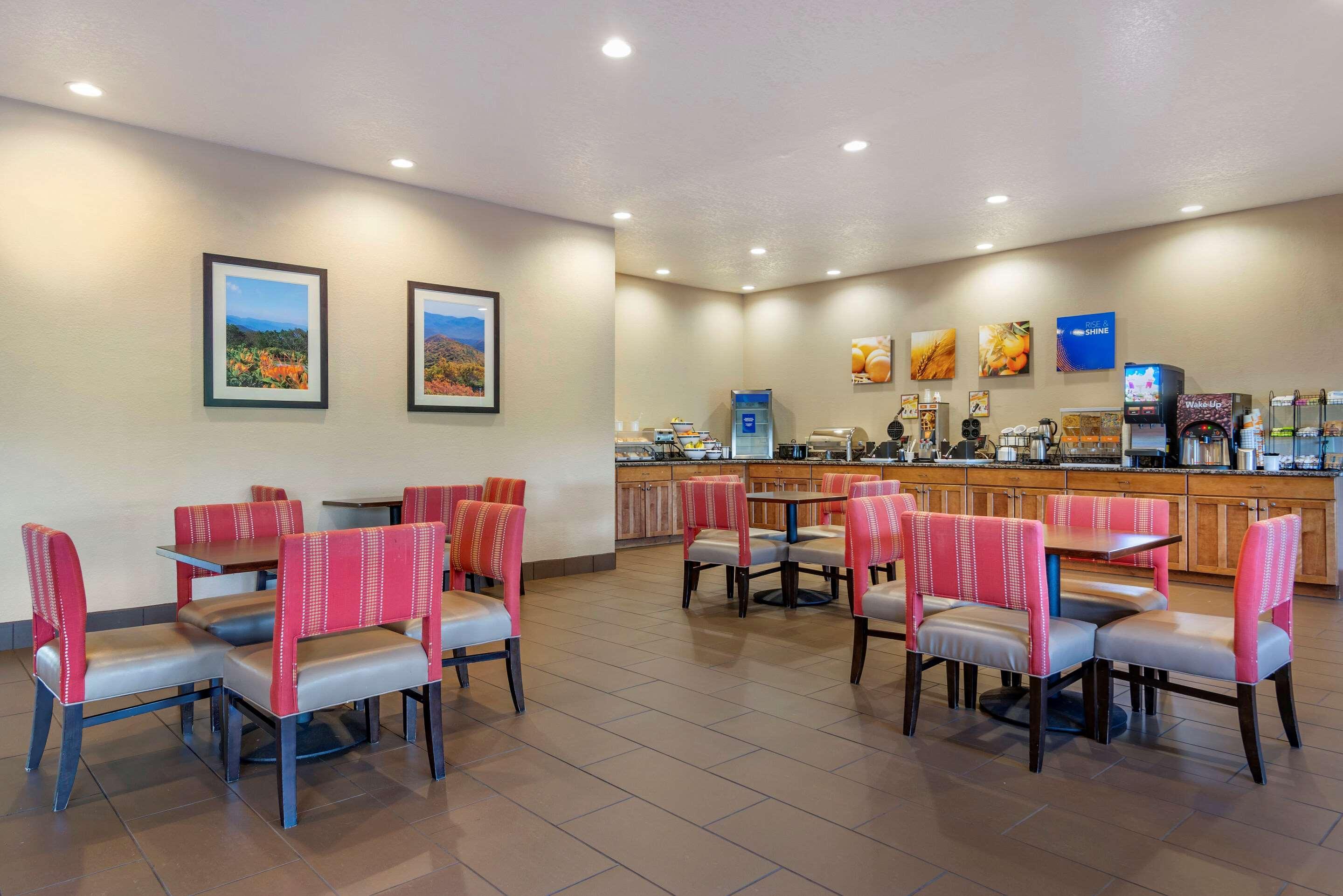 Comfort Inn & Suites Blue Ridge Buitenkant foto