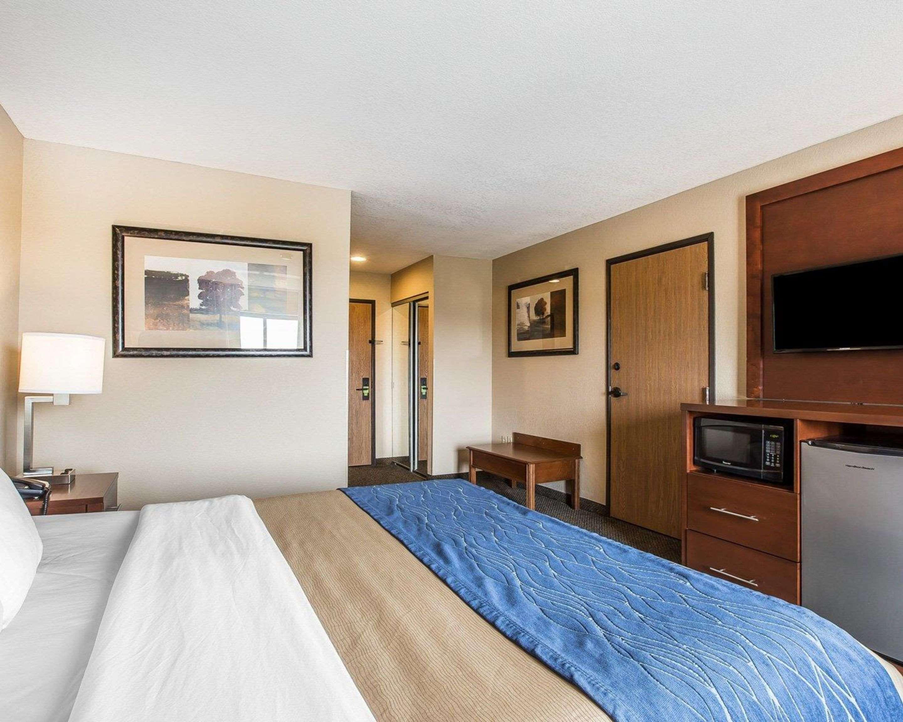 Comfort Inn & Suites Blue Ridge Buitenkant foto