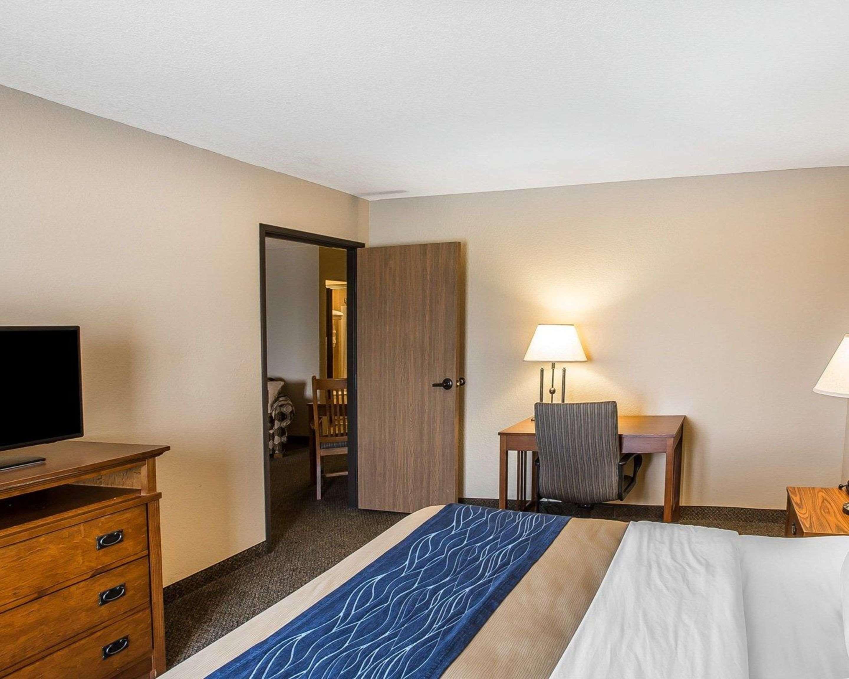 Comfort Inn & Suites Blue Ridge Buitenkant foto